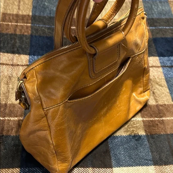 HOBO Tan Leather Shoulder Bag - Picture 4 of 15